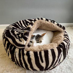 Enclosed Winter Cat Bed